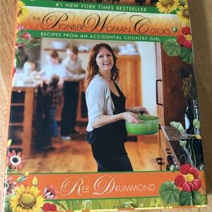The Pioneer Woman Cooks - Recipes from an Accidental Country Girl *no bundling*